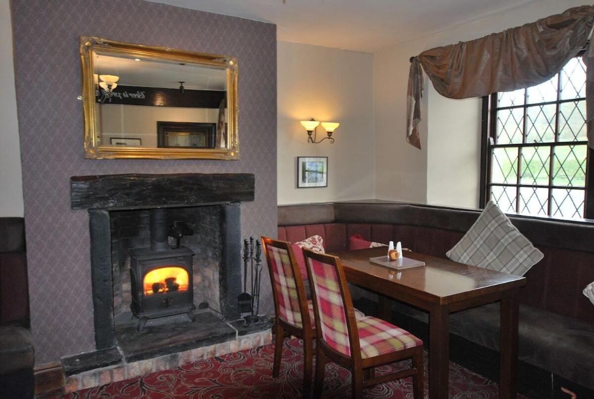 The Punchbowl Hotel Kendal Buitenkant foto