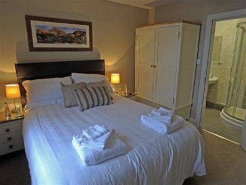 The Punchbowl Hotel Kendal Buitenkant foto